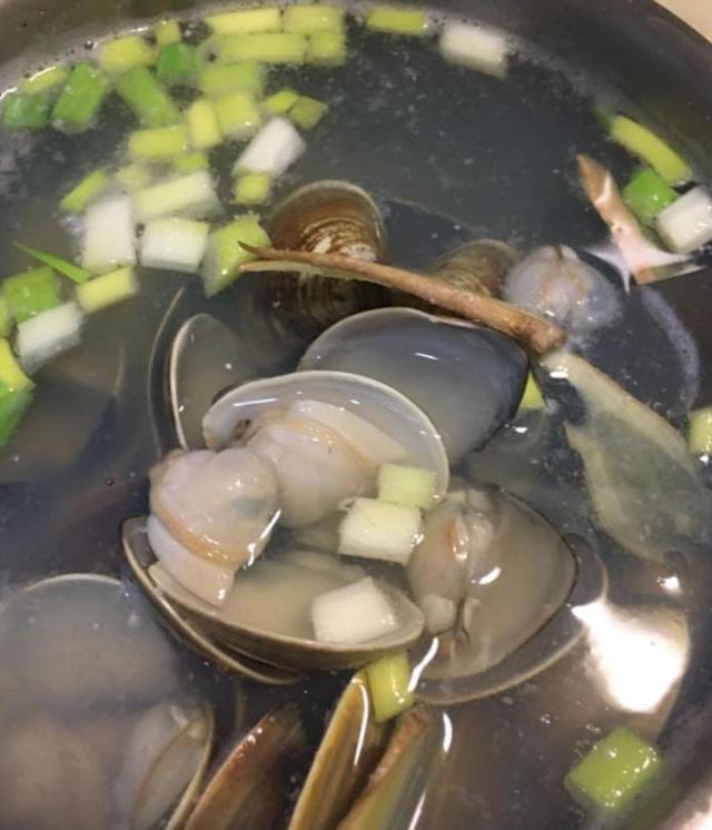 想幫金孫補肝！阿嬤「買新鮮蛤蠣煮湯」幫補身　喝完竟敗血症奪命