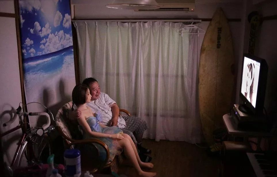 發現丈夫在外租房「才知他藏嬌多年」！人妻氣捉小三「一開門卻嚇到尖叫」：太可怕了
