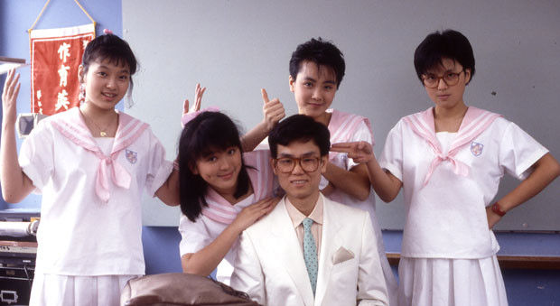 息影25年罕露面！酒窩女神「苦忍小三罵名悄賺上億」58歲翻身「紅潤發福照曝光」網友一看狂讚