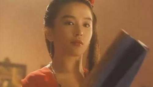 息影25年罕露面！酒窩女神「苦忍小三罵名悄賺上億」58歲翻身「紅潤發福照曝光」網友一看狂讚