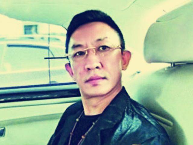 被曝隱婚？53歲張敏衣衫不整「卻被老公要求出鏡」　曾與向華勝「糾葛10年」情史太心酸 