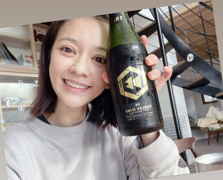 硬核辣媽！陳意涵「產後一個月」就喝酒　意外曝光「新入住的豪宅」超大陽台好敞亮