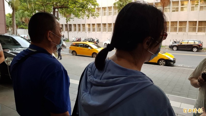 新店隨機殺人案／亡者胞姊痛罵「開庭像替死刑犯砍價」：律師狂踩底線　震怒喊「給你機會投胎懺悔」