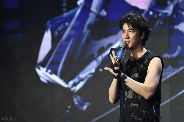 力壓舒淇嫁王力宏！5年生3胎「冠夫姓」的李靚蕾　被閨蜜曝「離婚關鍵」敗在了4個字
