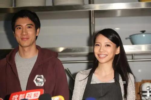 力壓舒淇嫁王力宏！5年生3胎「冠夫姓」的李靚蕾　被閨蜜曝「離婚關鍵」敗在了4個字