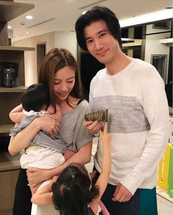 力壓舒淇嫁王力宏！5年生3胎「冠夫姓」的李靚蕾　被閨蜜曝「離婚關鍵」敗在了4個字
