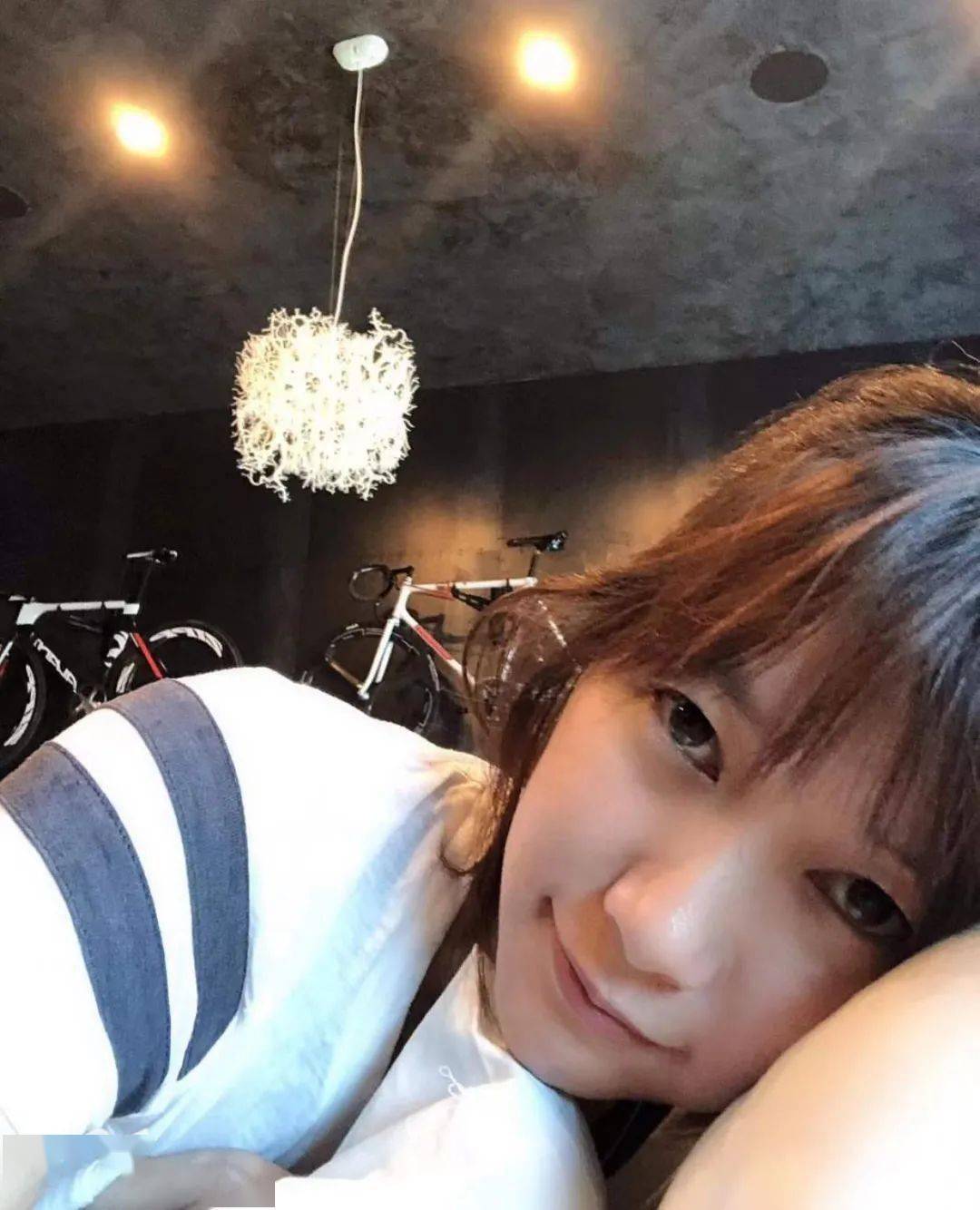 與黃立行戀愛12年不結婚！不願被「一紙婚書」約束　47歲把家「刷成全黑」做自己