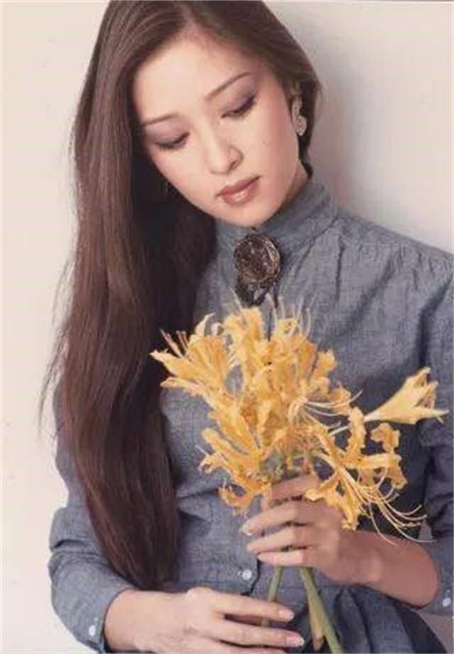 娶到手就贏了！新婚夜丈夫「使喚她沏茶」　女星當即「怒撕結婚證」：一張紙就想限制我