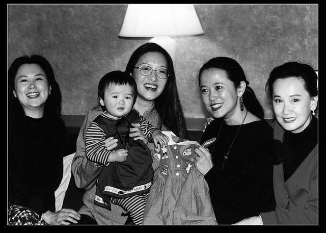 娶到手就贏了！新婚夜丈夫「使喚她沏茶」　女星當即「怒撕結婚證」：一張紙就想限制我