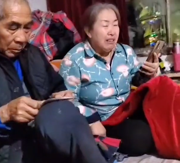 64歲婆婆走得太突然！兒媳不解立即「調監控查看」　老人「生前5分鐘畫面」讓全家後悔