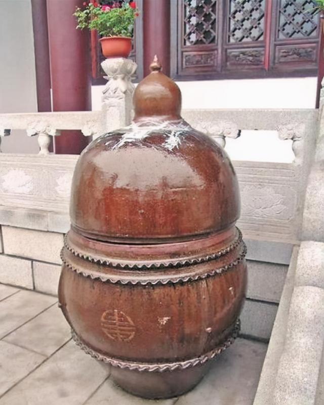 84歲尼姑絕食7日圓寂！「坐缸3年」修成正果　開缸後所有人都驚了：女性特徵全無
