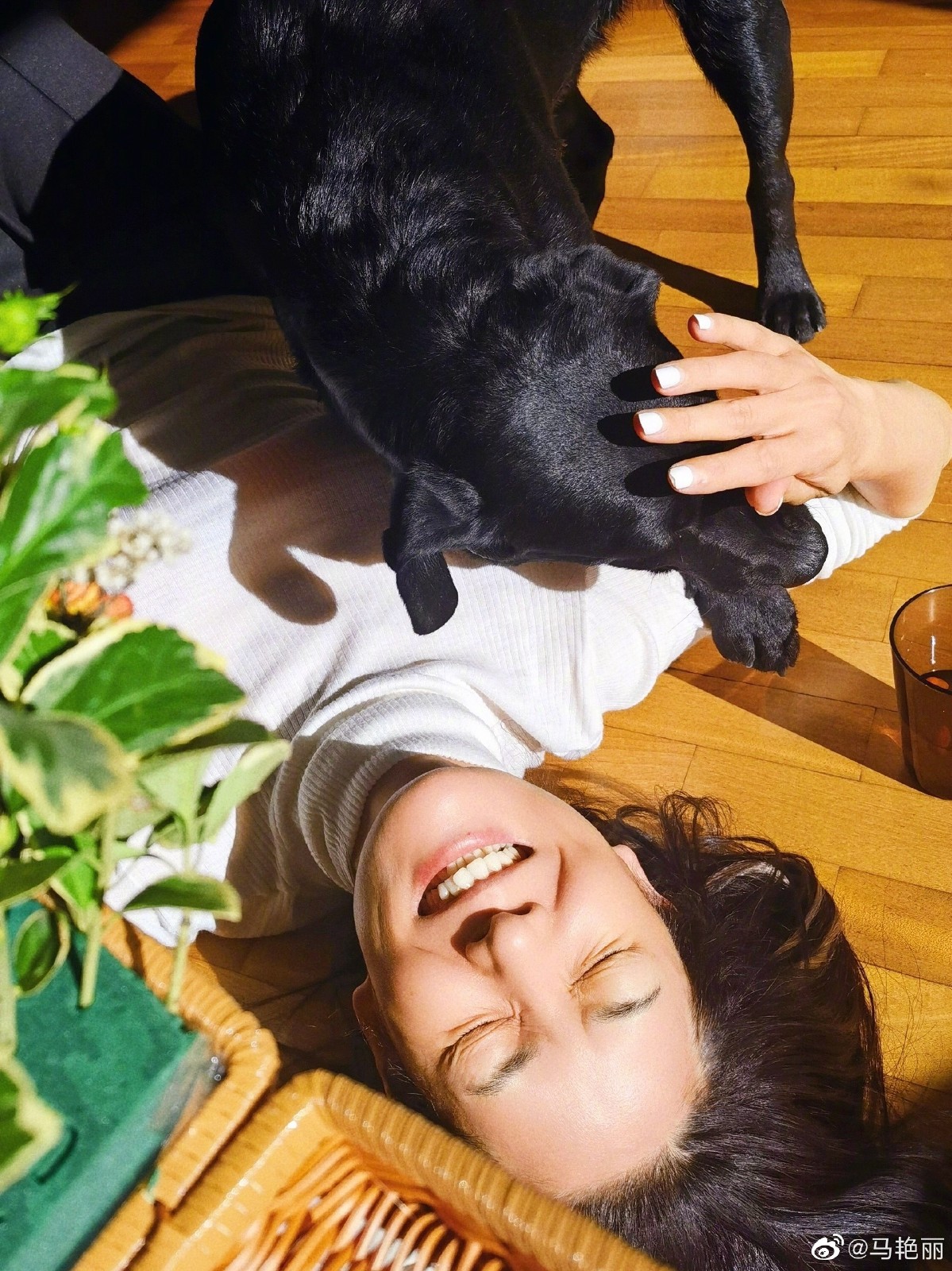 敢愛敢恨！第一美女「斷開出軌尪」隻身帶女兒歸隱田園　20年後靠雙手拚出「上億身價」
