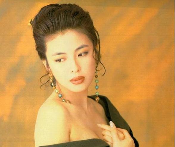 7位被大佬「藏起來」的女星！個個貌美如花「卻甘願為愛做羹湯」　息影多年優雅老去