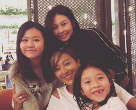 7位被大佬「藏起來」的女星！個個貌美如花「卻甘願為愛做羹湯」　息影多年優雅老去