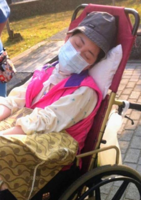 一夕入地獄!女主播遇意外「被宣判植物人」智商只剩3歲 從頭學吃飯、說話「3年後奇蹟發生了」惹哭網友