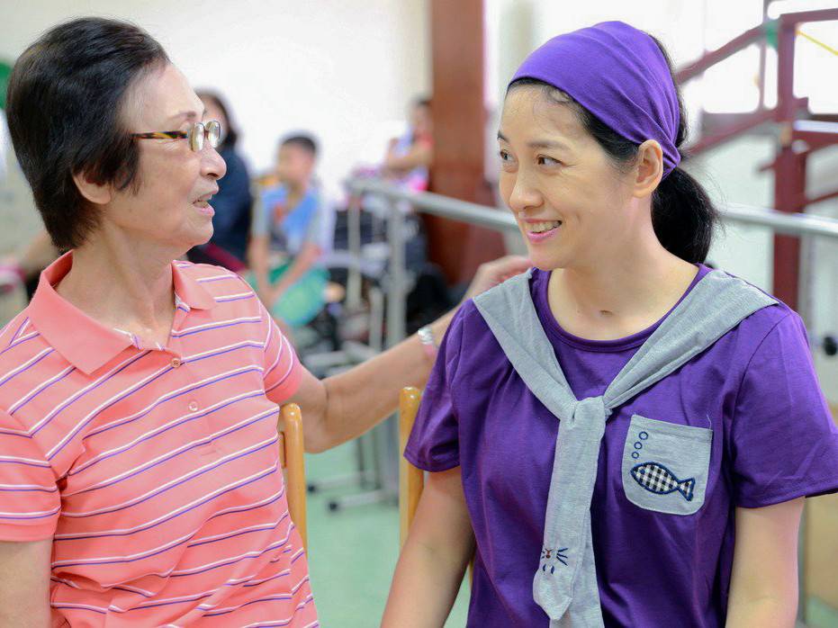 一夕入地獄!女主播遇意外「被宣判植物人」智商只剩3歲 從頭學吃飯、說話「3年後奇蹟發生了」惹哭網友