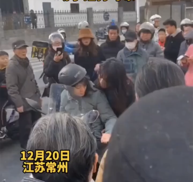 15歲女孩因不給買手機！當街嘶吼母親並動手「被路人大罵不道德」　誰知女孩才是可憐人