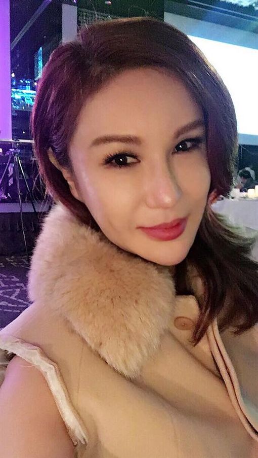 最糟就是離婚！61歲金鐘女主持認「斷聯老公3個月」　狠心曝「不在一起也不後悔」：要走就走