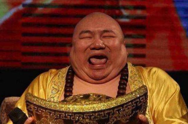 男子因「長得像彌勒佛」走紅！被富婆看中帶回家「供養」　後來結局警醒了所有人：別惹佛祖