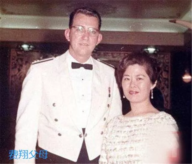 因姐姐「棄醫從藝」唱紅兩岸三地！又為媽媽被封殺14年　今61歲「等真愛」選擇孤獨一生