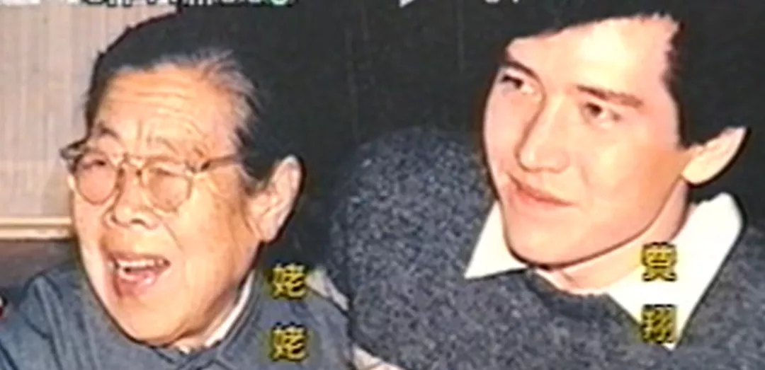 因姐姐「棄醫從藝」唱紅兩岸三地！又為媽媽被封殺14年　今61歲「等真愛」選擇孤獨一生