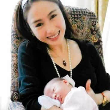 只承認她比自己美！張柏芝罕見同框女神「戀上富商幼子生父」成迷　後者嫁殘疾富豪「成人生贏家」