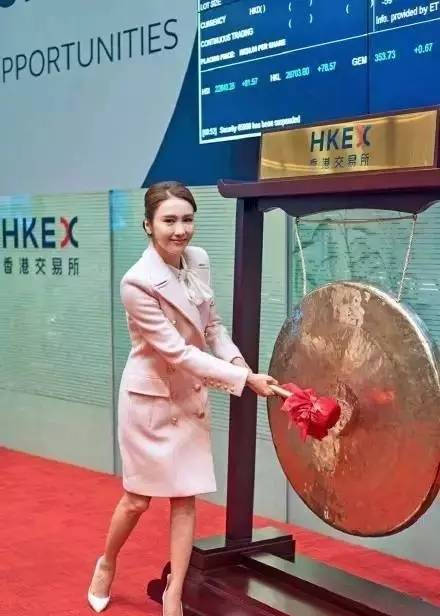 只承認她比自己美！張柏芝罕見同框女神「戀上富商幼子生父」成迷　後者嫁殘疾富豪「成人生贏家」