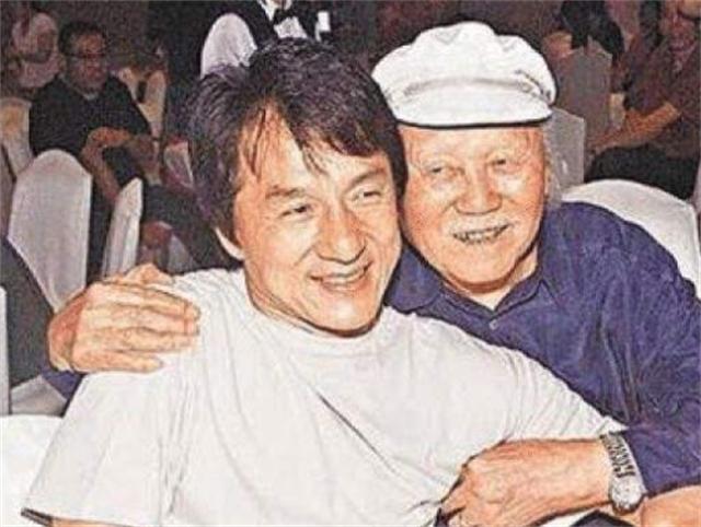 成龍同父異母的大哥！7歲時被父親拋棄　73歲第一次「見到明星弟弟」直言不貪他的錢