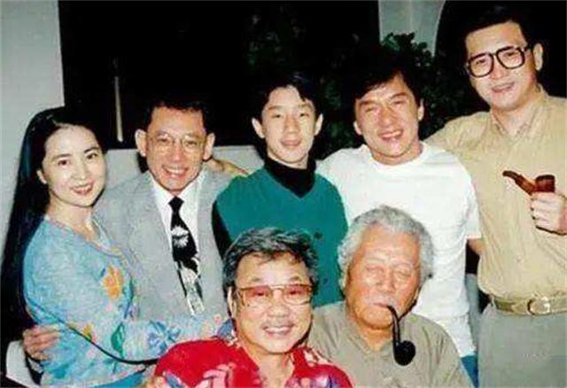 成龍同父異母的大哥！7歲時被父親拋棄　73歲第一次「見到明星弟弟」直言不貪他的錢