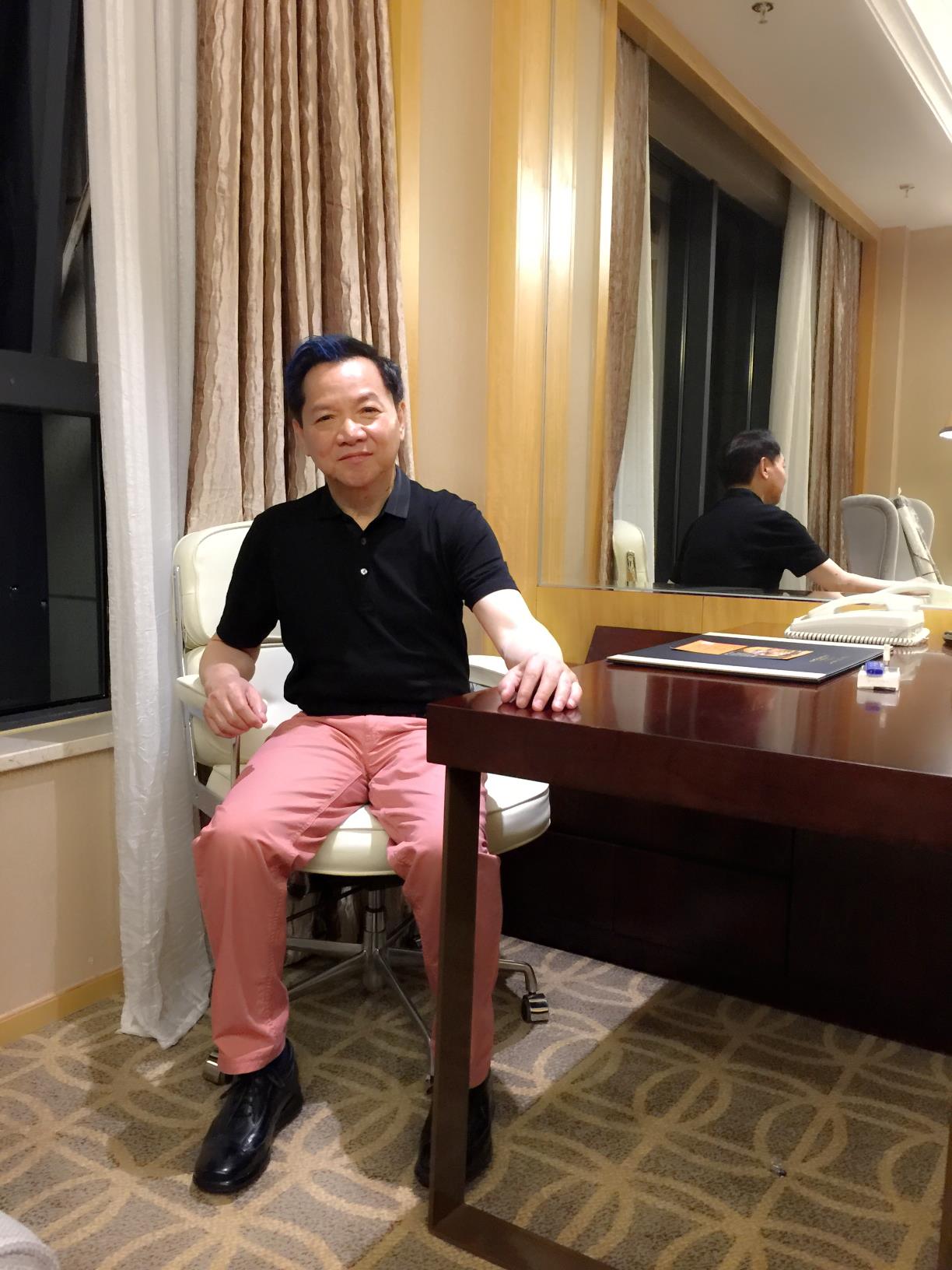遭傳失智手抖！台語歌王罕露臉「自豪75歲是一尾活龍」　「婚內爆5度偷吃」懺悔餘生不再婚