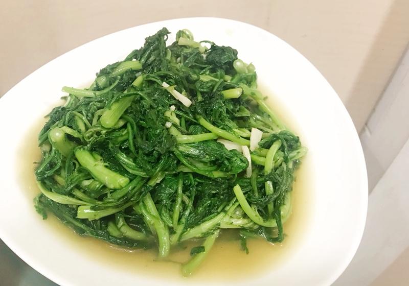 家人買到「不知名青菜」求問怎麼煮？內行老饕「一眼認出臭臭菜」：煮火鍋必備好料