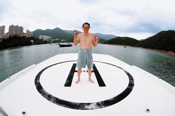 把上萬女友當玩物!風流富商「把兒子教成浪子」 反對「女兒同性愛人」砸上億招婿