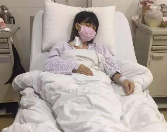  每天排便6次！25歲女身體異常「檢查已是晚期」  醫生：如廁時若有3個症狀「小心自己的肝」