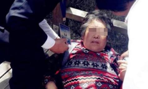 真摯祖孫情！67歲阿嬤倒下「搶救半小時無效」醫做最壞打算　「2歲孫子突開口」結局感動全網