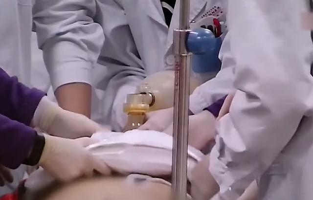 真摯祖孫情！67歲阿嬤倒下「搶救半小時無效」醫做最壞打算　「2歲孫子突開口」結局感動全網