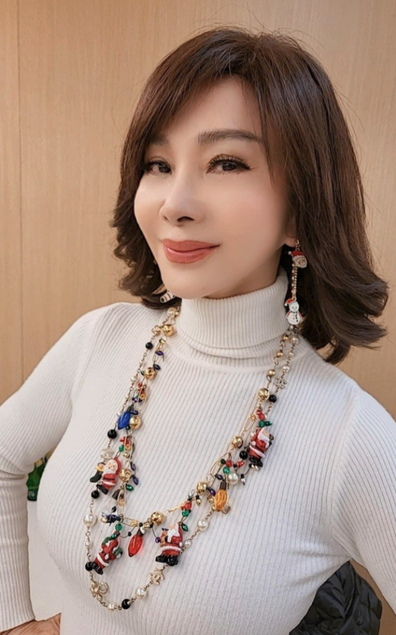 長相變了？陳美鳳「曬超狂近照」精緻五官變了　網全看傻「怎麼變成楊繡惠」：比較喜歡以前的妳