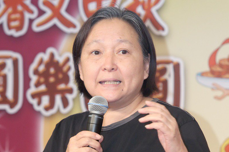 71歲方芳喊話要統一！比喻「台灣就像小孩」：打2巴掌才知厲害　全網震怒「逼剪健保卡」她卻捨不得