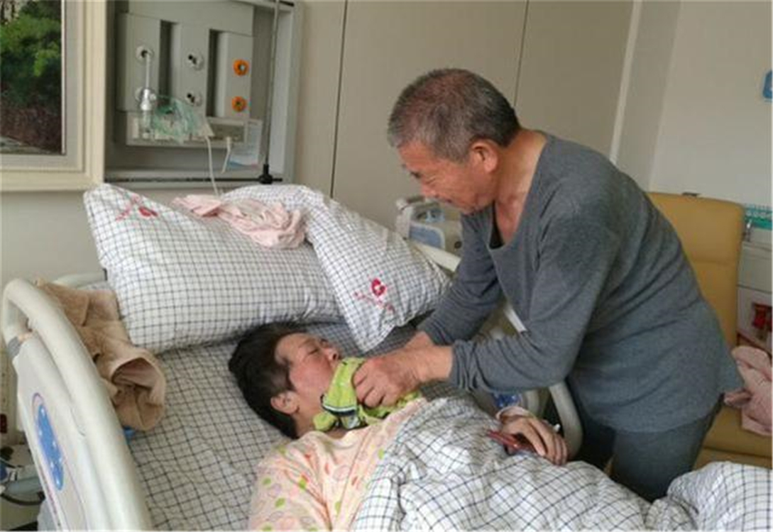 想抱孫子「被兒媳拒絕」！56歲婆婆「賭氣生二胎」：我名下6套房，你不生我生　結局讓人心酸