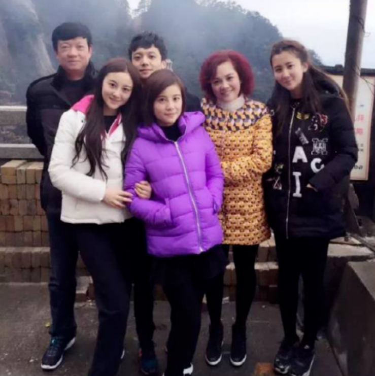 26年沒為自己活過！女星熬命拍戲「一人養全家」終癌逝　走後父母還吸血「利用熱度炒作」助兒進娛樂圈