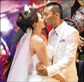 一度放開彼此！浩子「工作長期不在家」老婆沒安全感　結婚13年「曝挽救感情妙方」網讚：模範老公