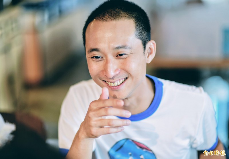 一度放開彼此！浩子「工作長期不在家」老婆沒安全感　結婚13年「曝挽救感情妙方」網讚：模範老公