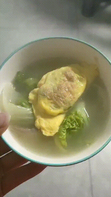 廚房裡忙前忙後！辛苦做好一桌年夜飯　結果卻讓她寒心：除了兒子之外，沒人在乎我