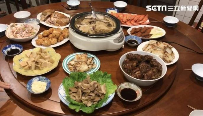 帶男友回家過年！父母興奮「準備一桌子菜」卻被嫌沒禮貌　「該不該給紅包」網友全力挺