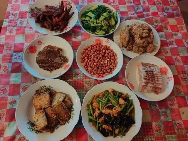 快樂是別人的！一位65歲婆婆的心裡話：過年「是我的痛點」，兒孫滿堂並非那麽幸福