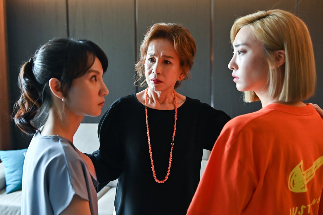 小姑四口回娘家！菜還沒完全上桌「全家挑精華部位吃」　收4千元紅包「只給姪女200元」四舉動惹怒她