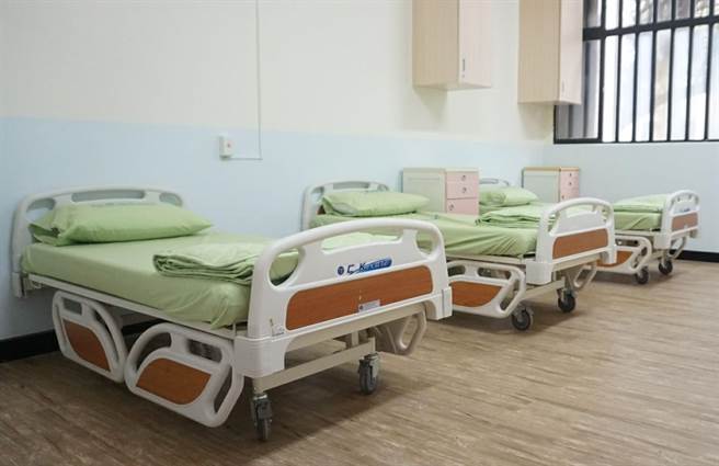 「爸爸外遇對象是親家母」！女兒大義滅親「替失智母討公道」　5兒女聯手復仇「法官判決出爐」