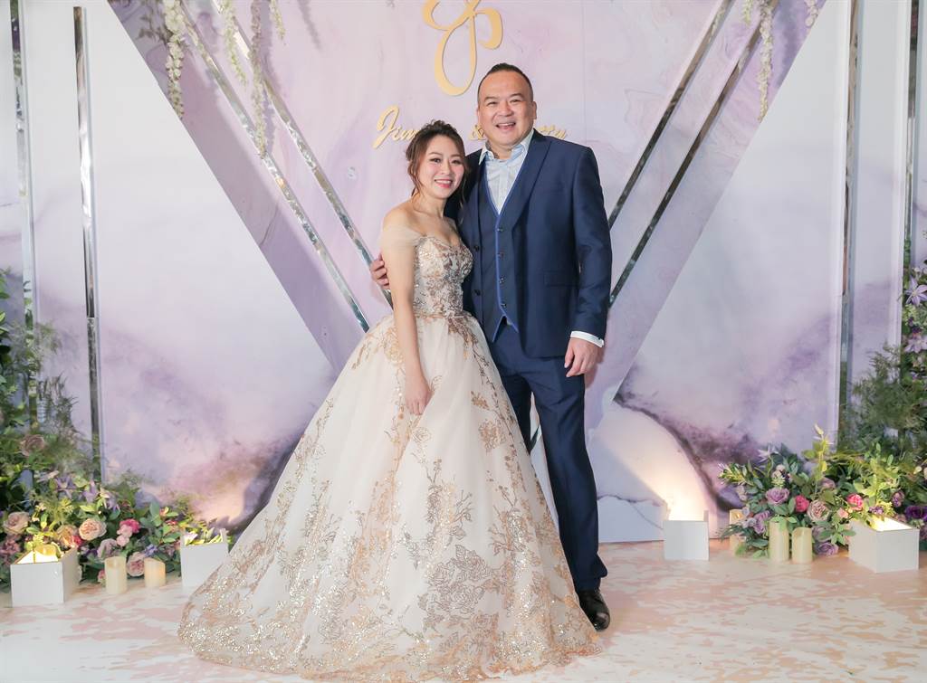 47歲才結婚！明金成「2段情傷太重」主動放手：不耽誤她青春　開玩笑「不能陪孩子長大」一語成讖