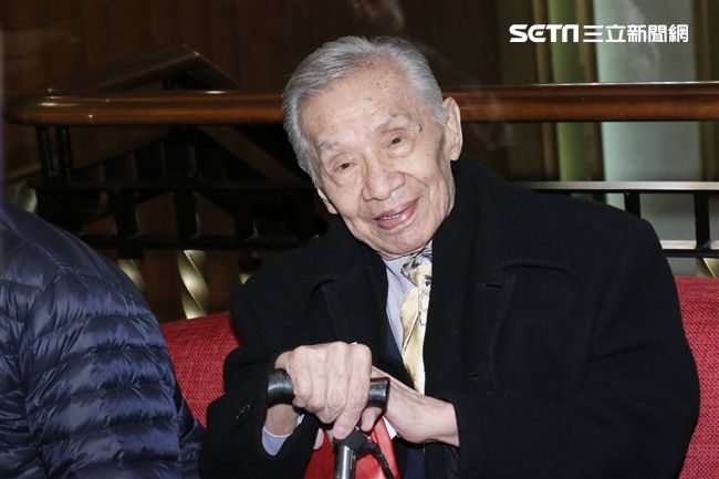 永遠的張三豐！98歲常楓「睡夢闔眼離去」生前瀟灑不羈　組頑童聯誼會「大方公開長壽秘訣」