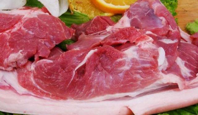 癌症越來越多！是「長期吃肉」引起的嗎？醫生勸告：為了健康「4種肉」能不吃就不吃