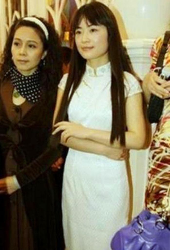 交往黑人7年！獨生女「不顧家人反對」堅決要嫁　婚後才知「老公哥哥是總統」：怎麼藏得住